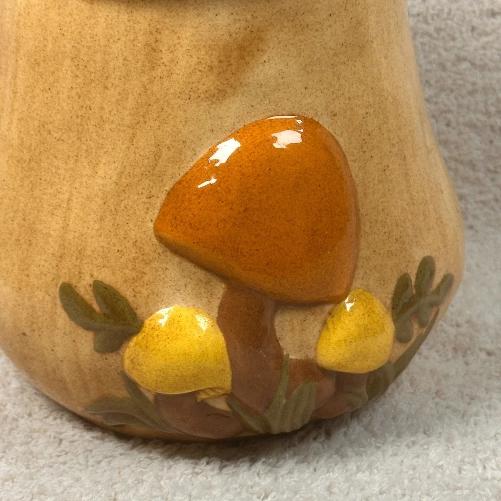 Vintage 1981 Arnels‎ Orange White Ceramic Mushroom Cookie Canister 9.5